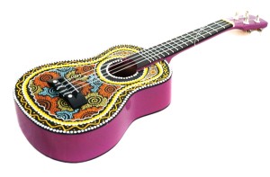 Ukulele z drewna 57 cm  