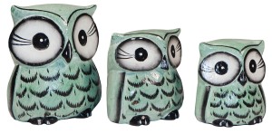 Zestaw trzech sów z drewna  - wys.  7.5 cm,  8.5 cm,  10 cm  / 7 kolorów 