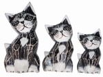 Zestaw trzech kotów z drewna - wys. 8 cm, 10 cm, 12 cm / 3 kolory 