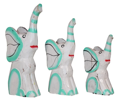 Zestaw trzech słoni z drewna - wys.  14 cm, 16 cm,  18 cm / 3 kolory 85767