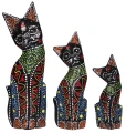 Zestaw trzech kotów z drewna - wys. 15 cm, 20 cm, 25 cm / miks kolorów 65864
