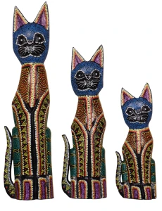 Zestaw trzech kotów z drewna - wys. 30 cm, 40 cm, 50 cm / miks kolorów